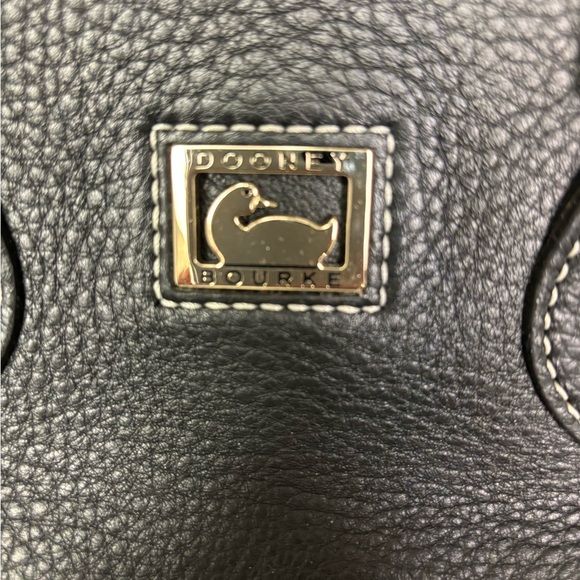 Dooney & Bourke black purse,comes with cover bag. Has 2 pockets outside NWOT, - Picture 2 of 4